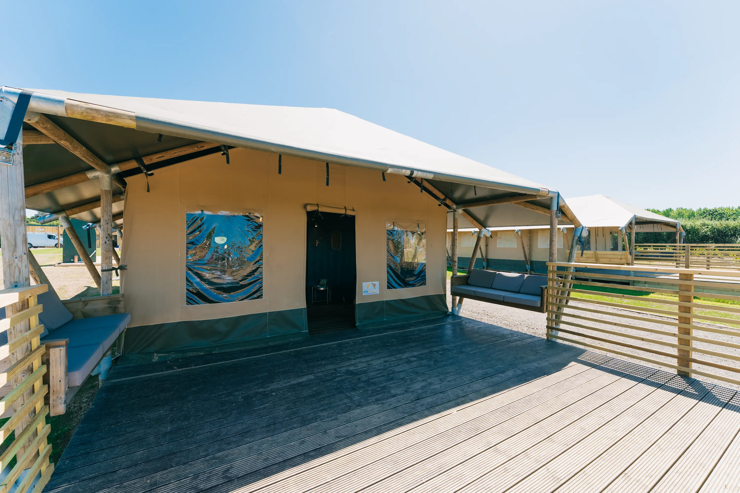 Front on image of Safari Lodges XL