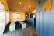 An overview of the dining area in the Safari Lodge 