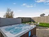 Cottage Hot Tub